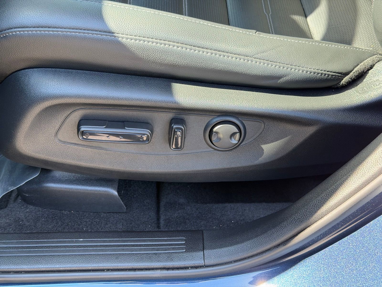 Used 2024 Honda CR-V EX-L image 15