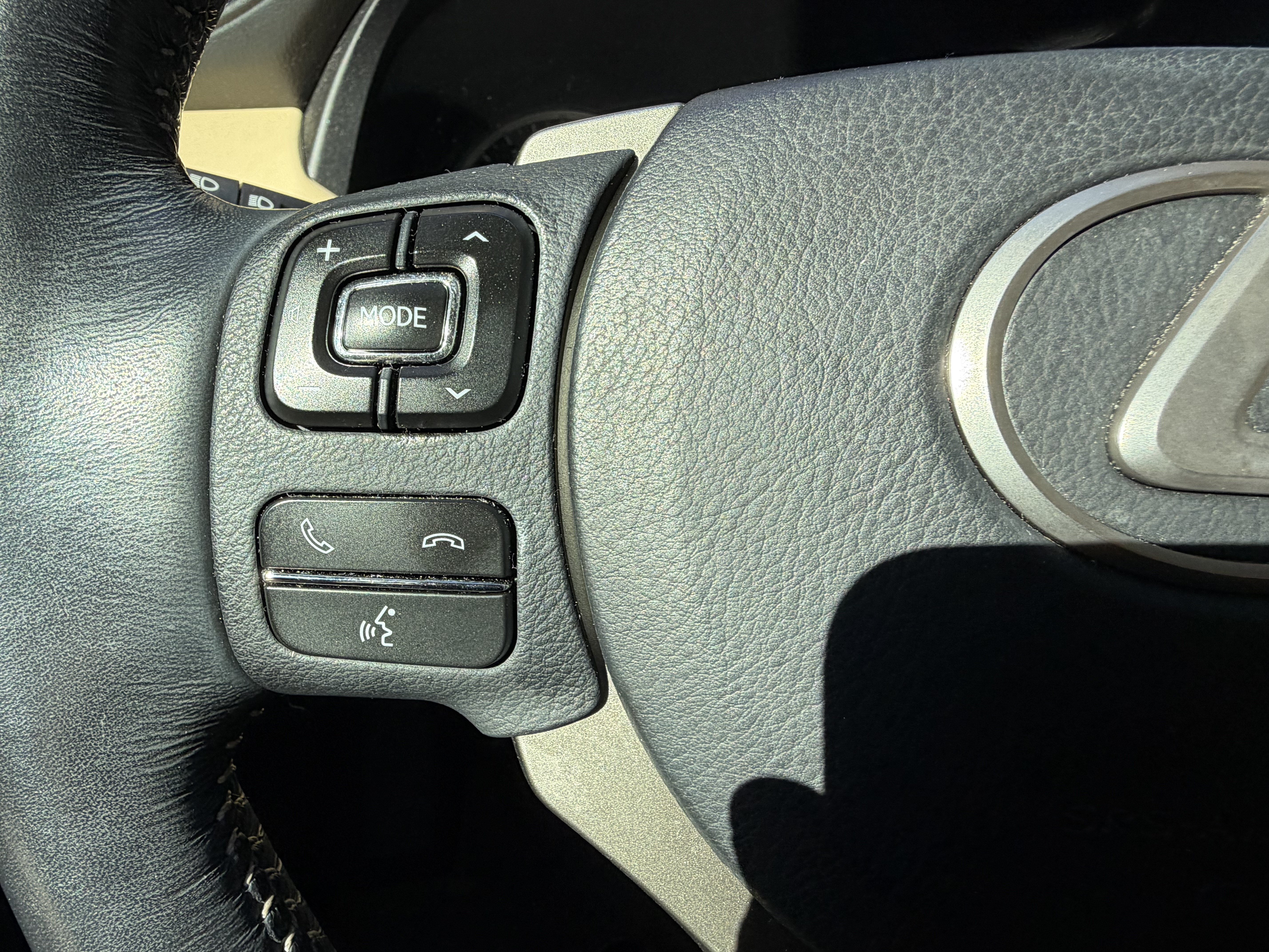 Used 2015 Lexus NX 200t FWD w/ Luxury Package image 19