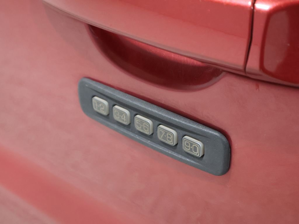 Used 2006 Mercury Mariner Luxury image 16