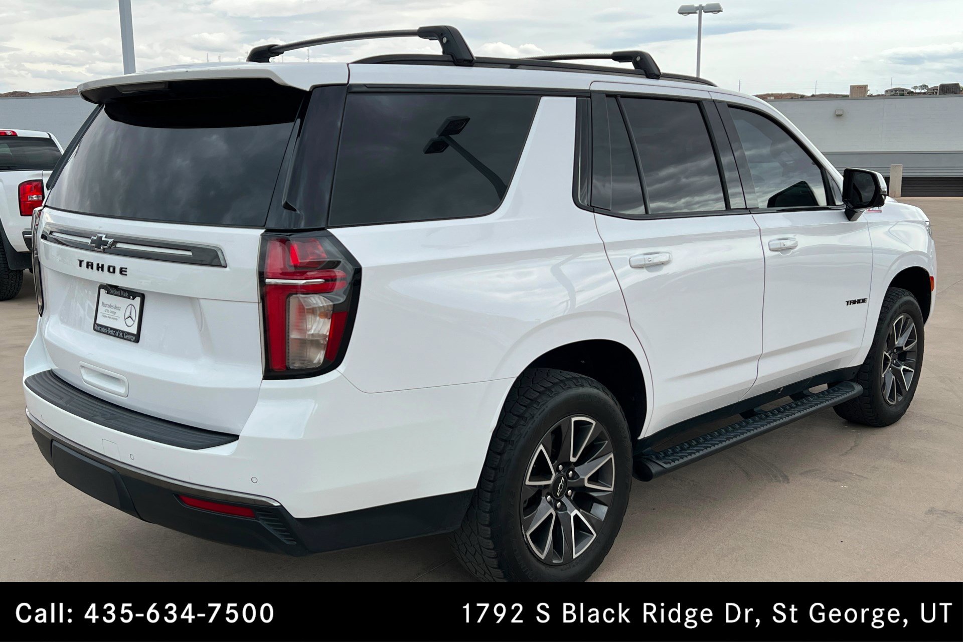 Used 2022 Chevrolet Tahoe Z71 w/ Luxury Package AWD/4WD image 5