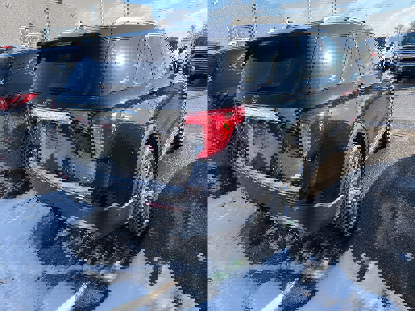 Used 2020 Ford Explorer Platinum w/ Premium Technology Package image 13