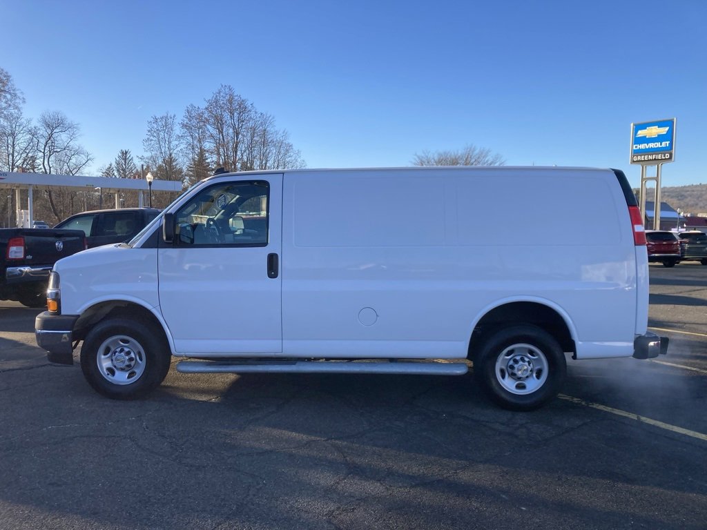Used 2024 Chevrolet Express 2500 w/ Driver Convenience Package image 4