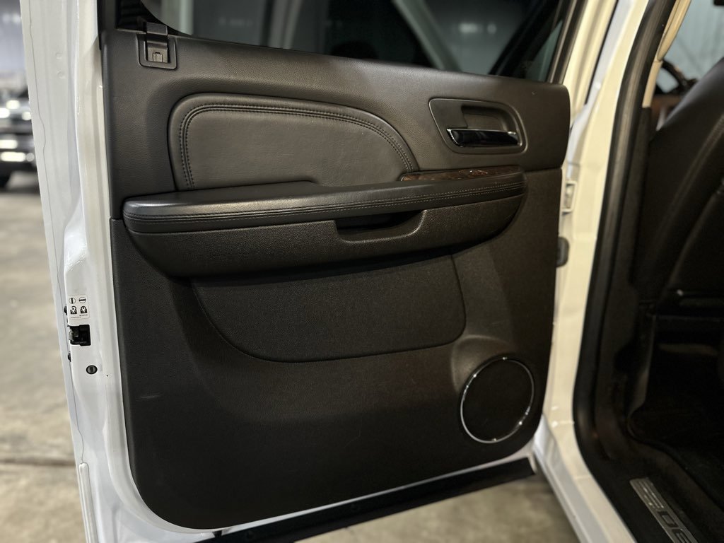 Used 2014 GMC Sierra 2500 Denali w/ Suspension Package, Off-Road image 39