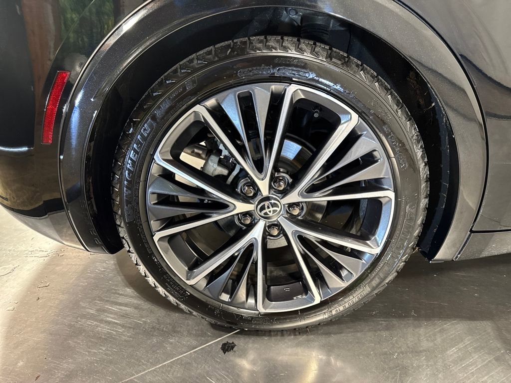 Used 2024 Toyota Prius XLE image 16