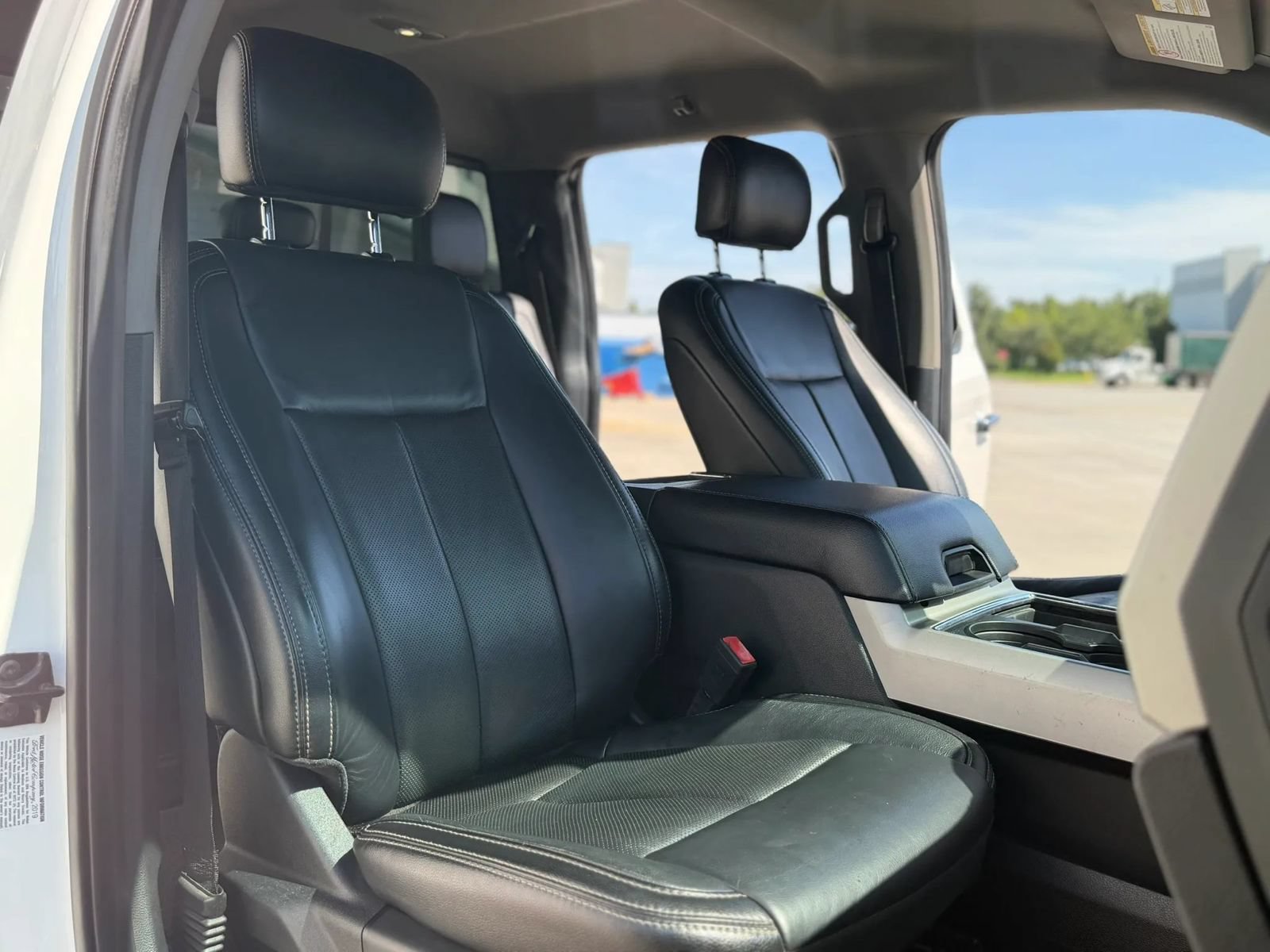 Used 2020 Ford F350 Lariat w/ Chrome Package AWD/4WD image 28