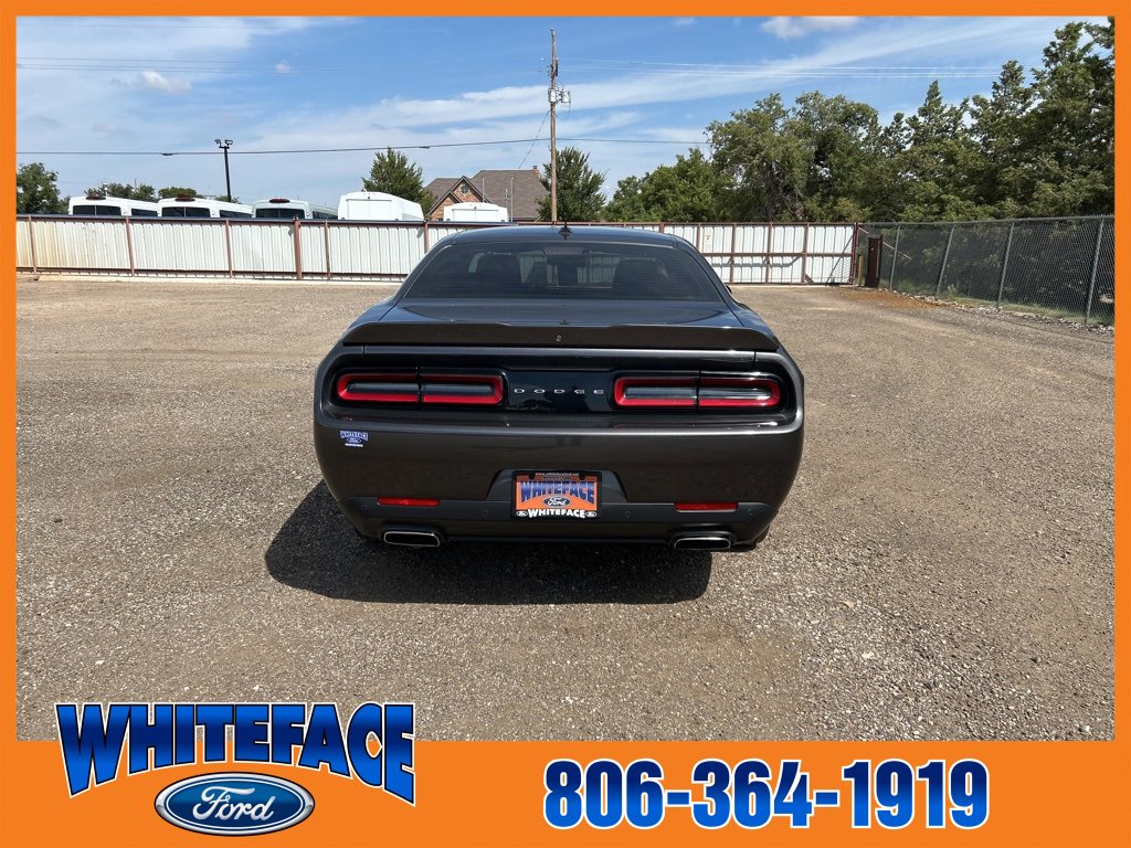 Used 2022 Dodge Challenger SXT w/ Plus Package image 5