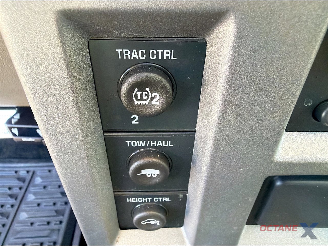 Used 2003 HUMMER H2 w/ Preferred Equipment Group image 21