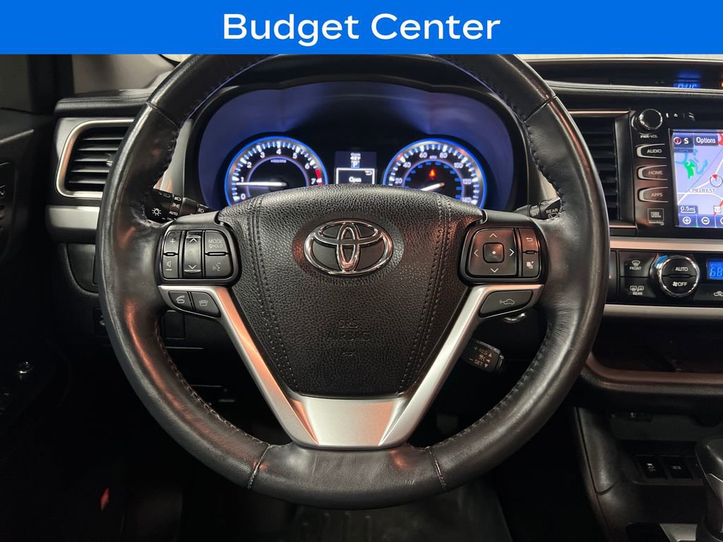Used 2016 Toyota Highlander Limited Platinum AWD/4WD image 19