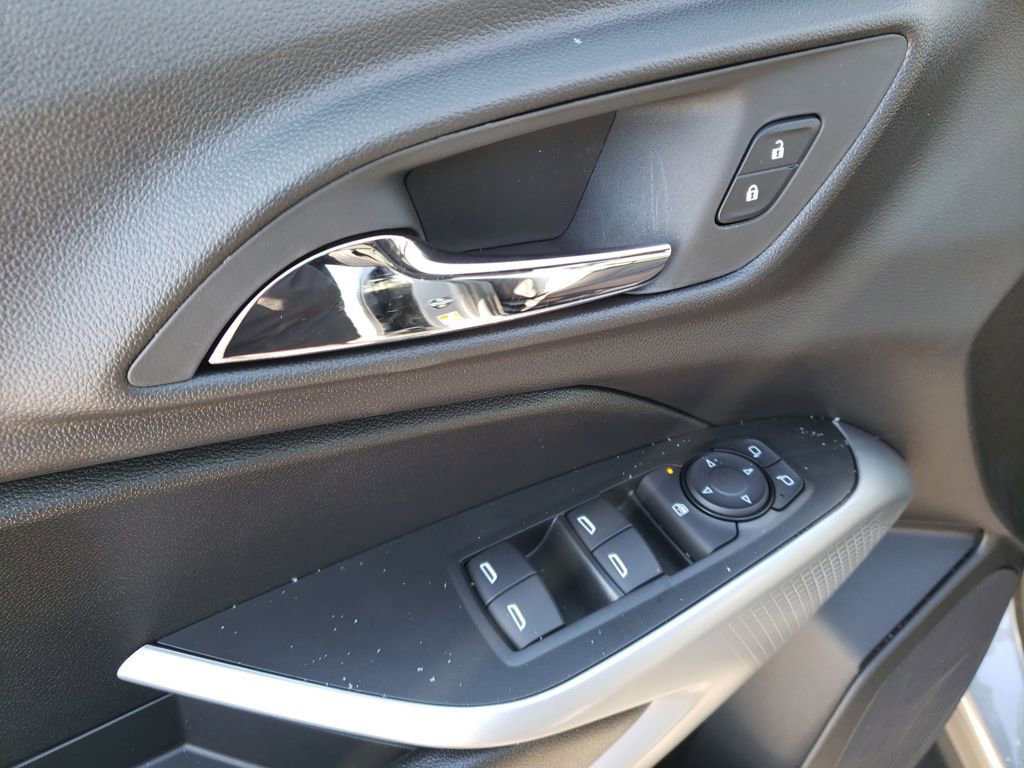 New 2026 Chevrolet Trax RS image 11