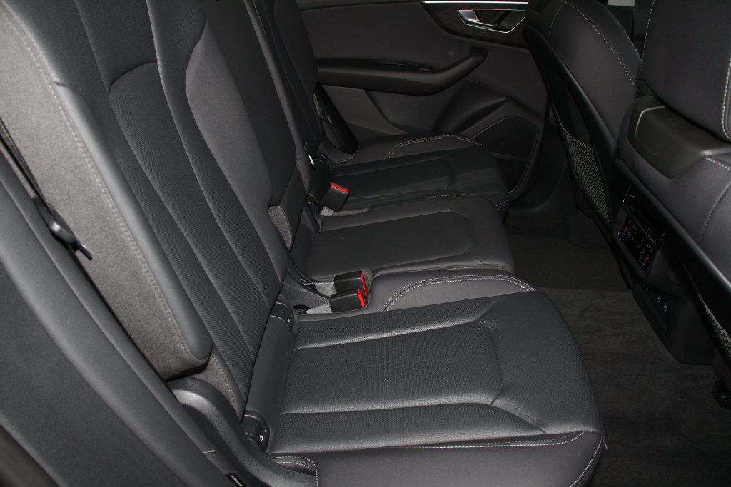 Used 2022 Audi Q8 Premium Plus AWD/4WD image 26