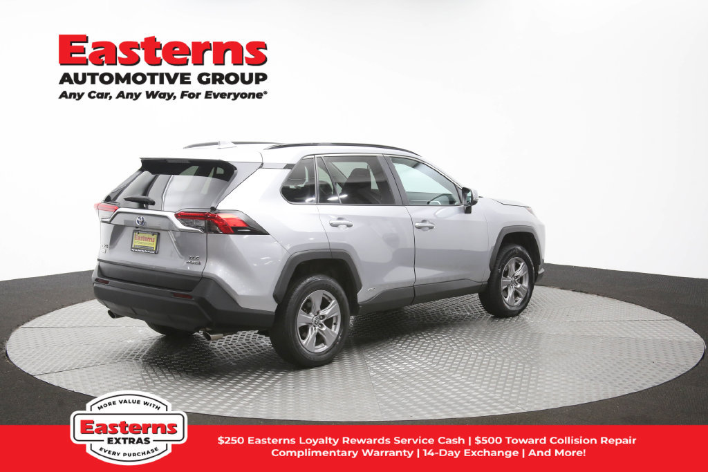 Used 2024 Toyota RAV4 XLE AWD/4WD image 40