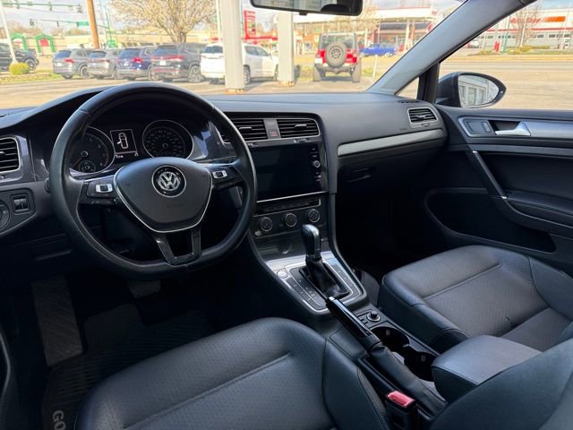 Used 2018 Volkswagen Golf S image 16