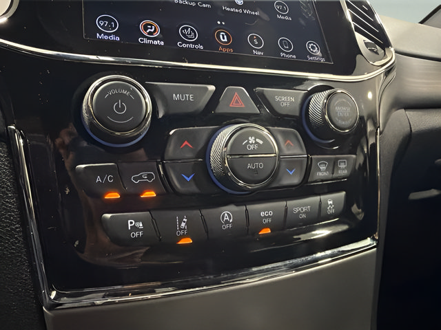 Used 2022 Jeep Grand Cherokee Laredo X RWD image 21