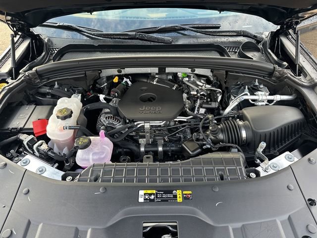 New 2026 Jeep Grand Cherokee Altitude AWD/4WD image 24