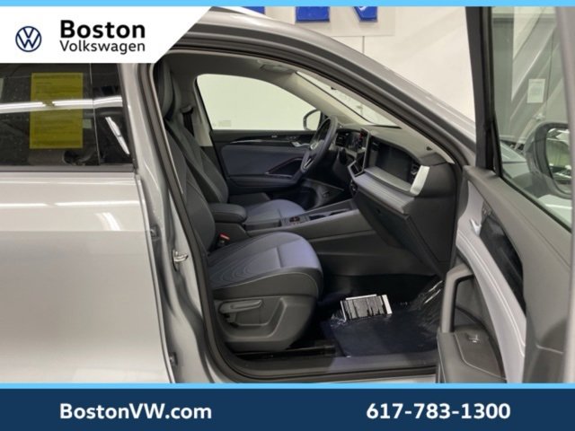 New 2026 Volkswagen Tiguan SE image 11