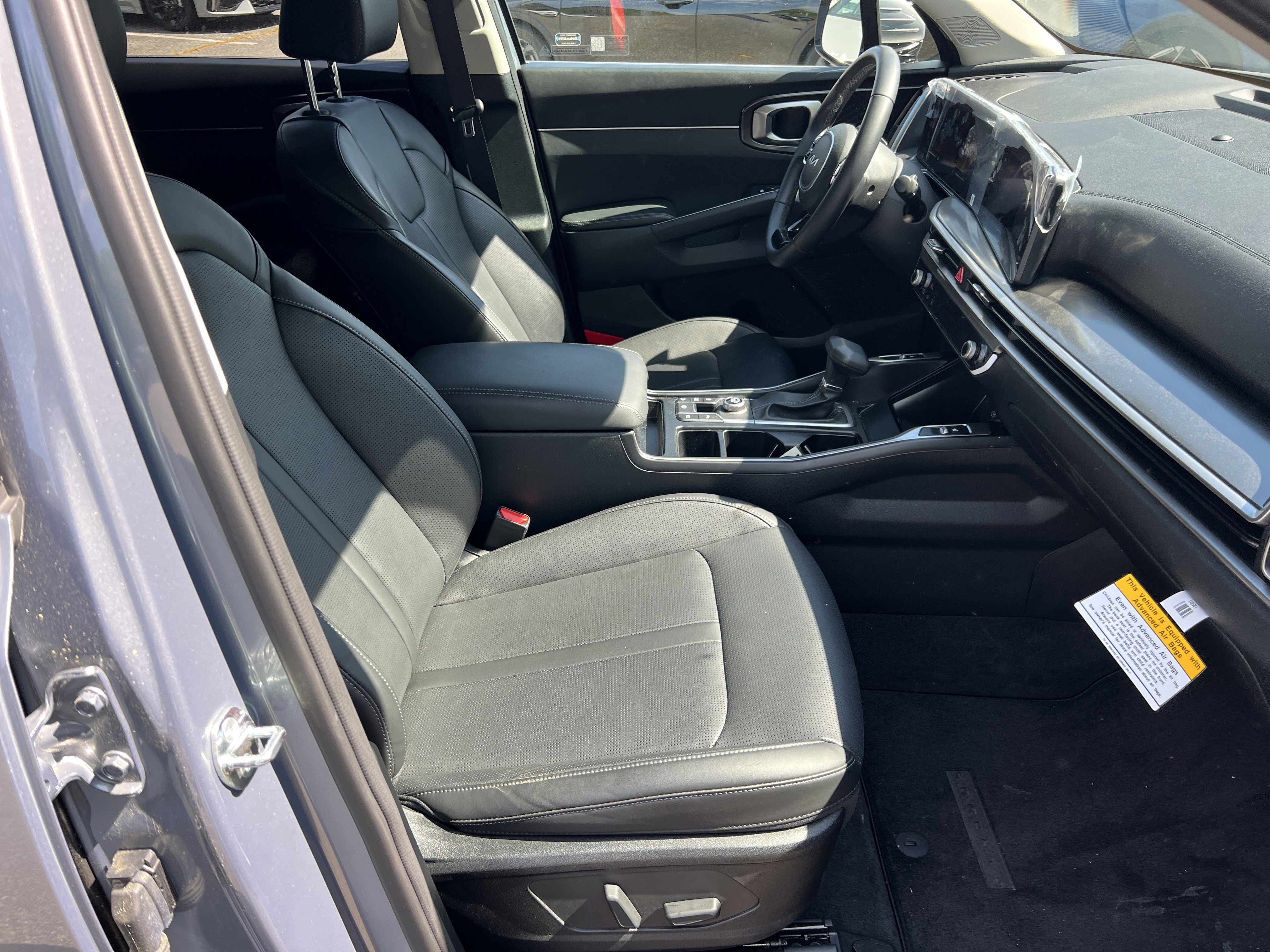 Certified 2025 Kia Sorento EX w/ Panoramic Sunroof Package image 13