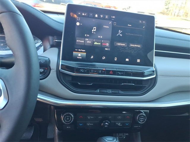 Used 2024 Jeep Compass Limited image 15