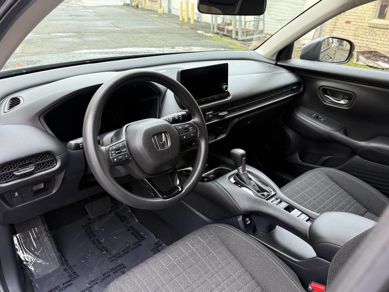 Used 2023 Honda HR-V LX image 25