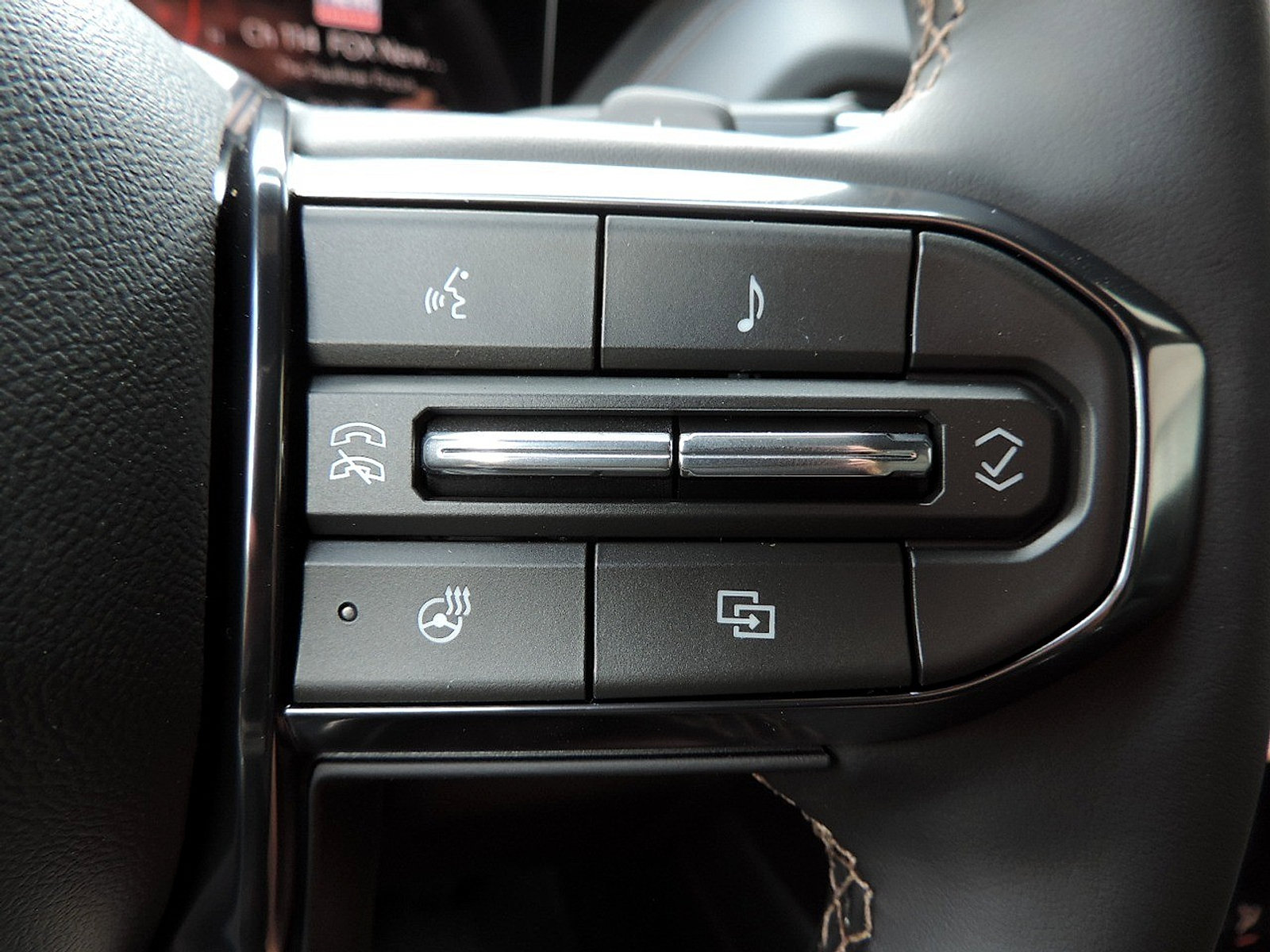 New 2026 GMC Yukon AT4 w/ AT4 Premium Plus Package AWD/4WD image 31