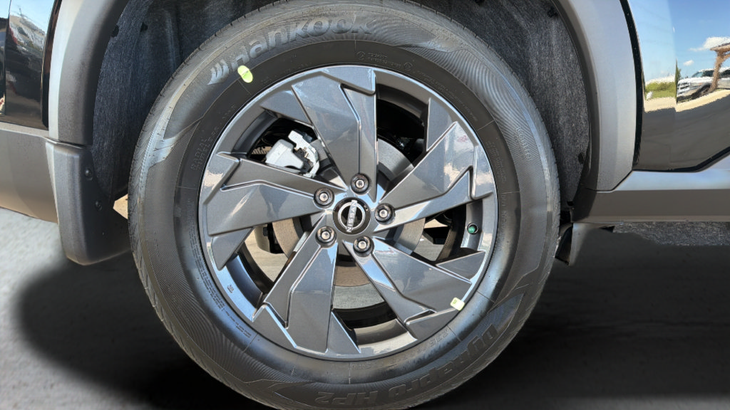 New 2026 Nissan Rogue SV AWD/4WD image 13