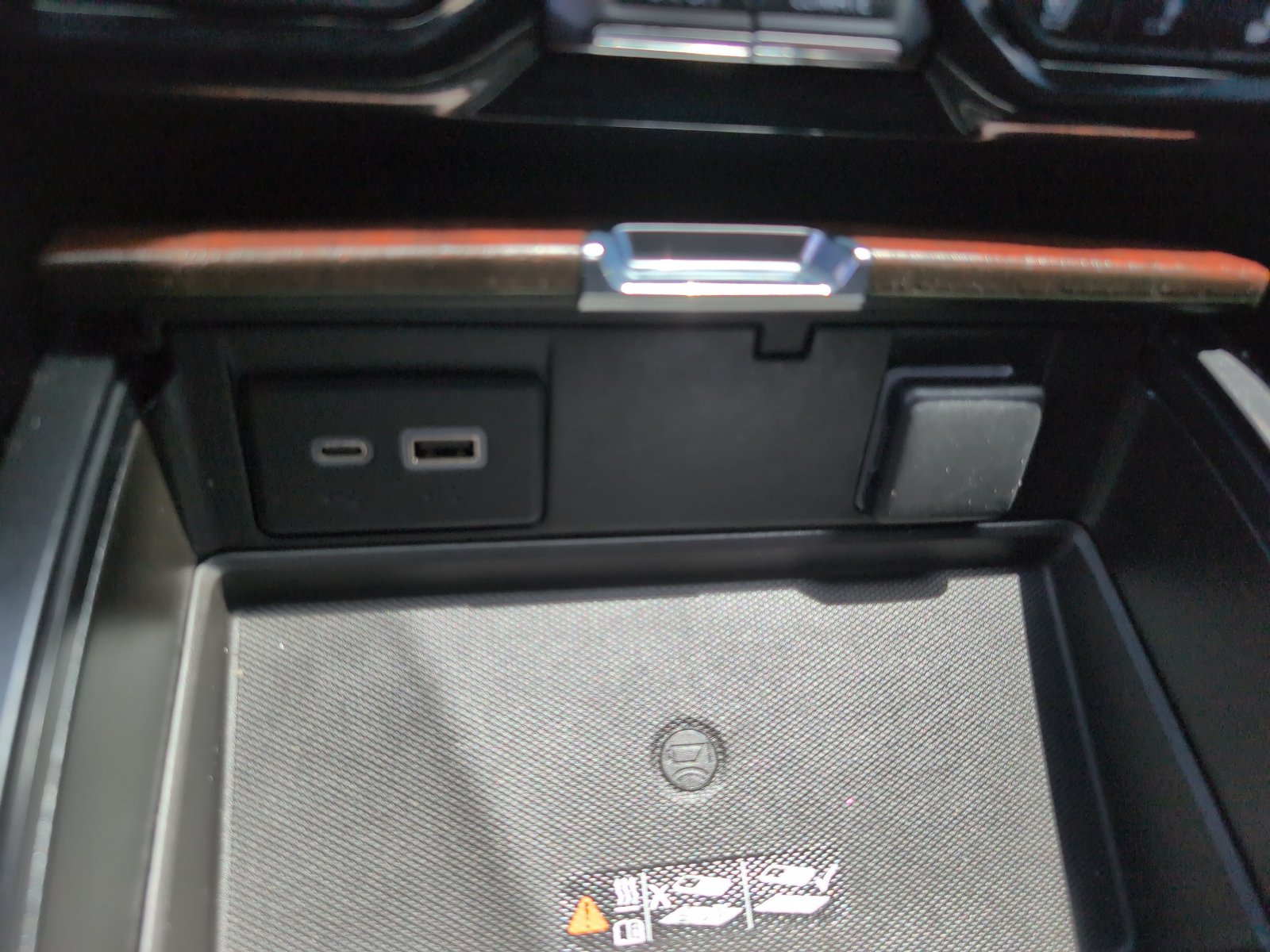 Used 2023 GMC Yukon Denali Ultimate AWD/4WD image 37