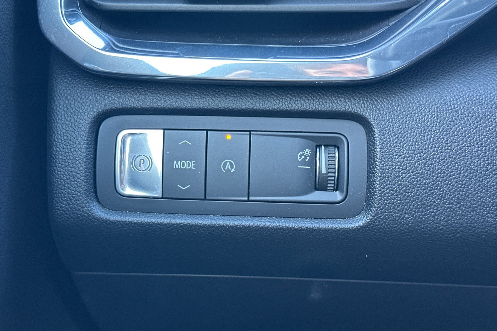 Used 2026 GMC Acadia Elevation FWD image 38