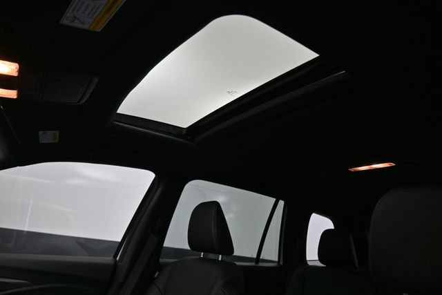 Used 2023 Honda Passport EX-L image 2