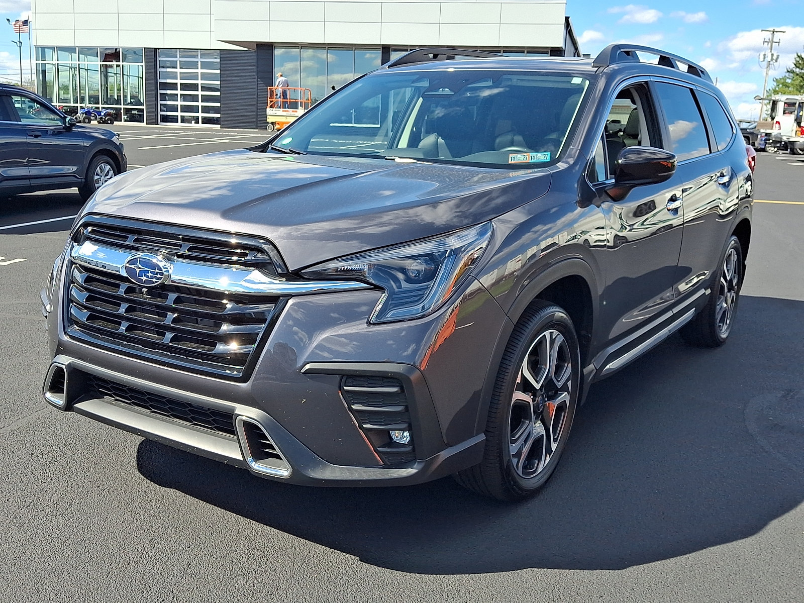 Used 2024 Subaru Ascent Touring AWD/4WD image 3