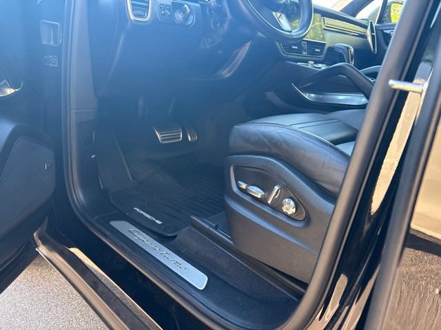 Used 2020 Porsche Cayenne Turbo AWD/4WD image 5