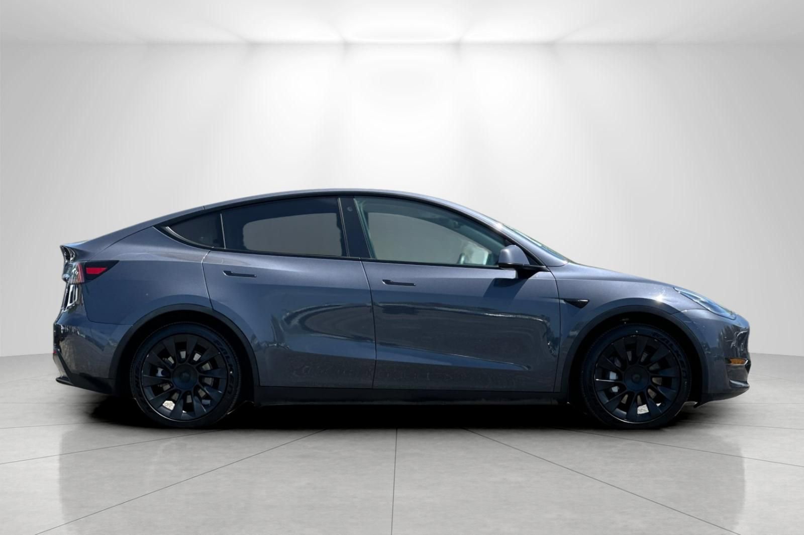 Used 2021 Tesla Model Y Long Range AWD/4WD image 2