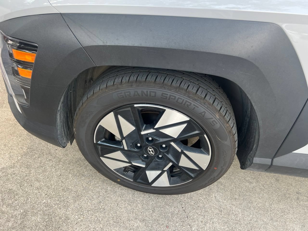 Used 2025 Hyundai Kona SEL FWD image 11