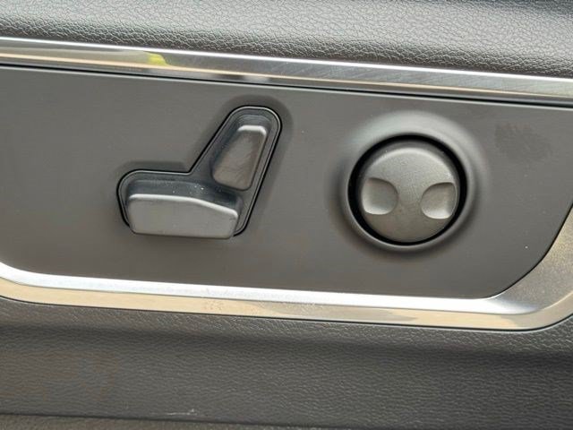 New 2026 RAM 1500 Laramie w/ Sport Appearance Package AWD/4WD image 12