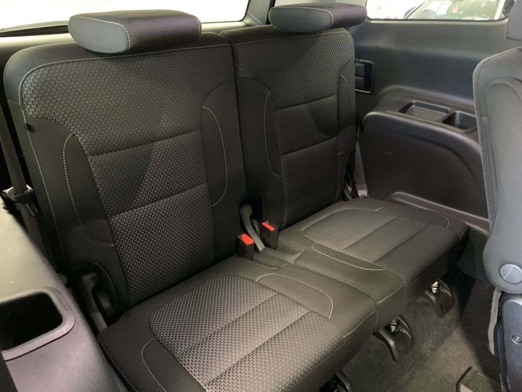 Used 2022 GMC Acadia SLE w/ Driver Convenience Package image 30