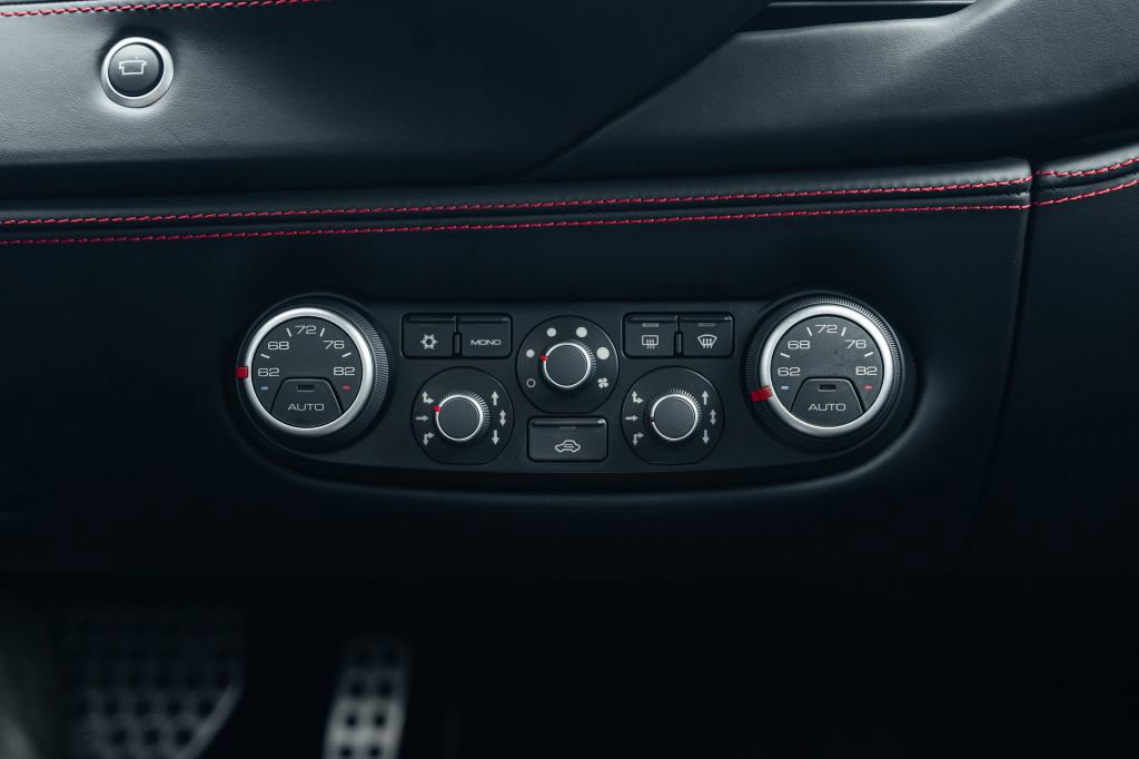 Used 2017 Ferrari 488 GTB image 44