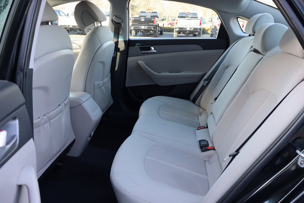 Used 2016 Hyundai Sonata SE image 18