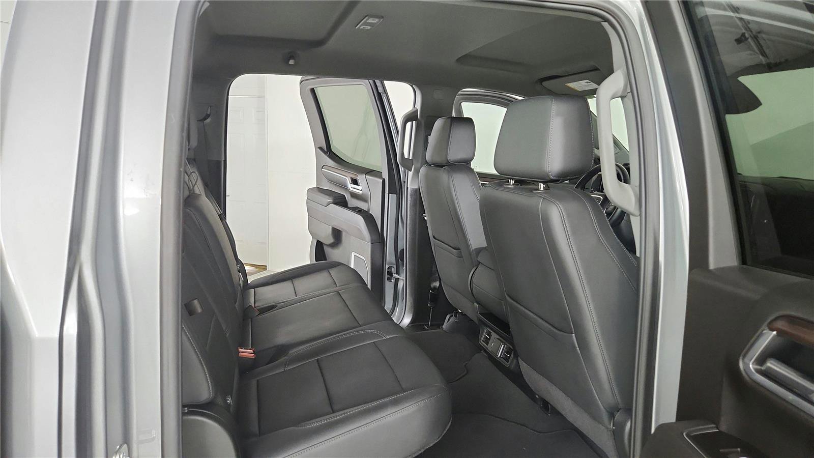 Used 2025 GMC Sierra 1500 SLT AWD/4WD image 22