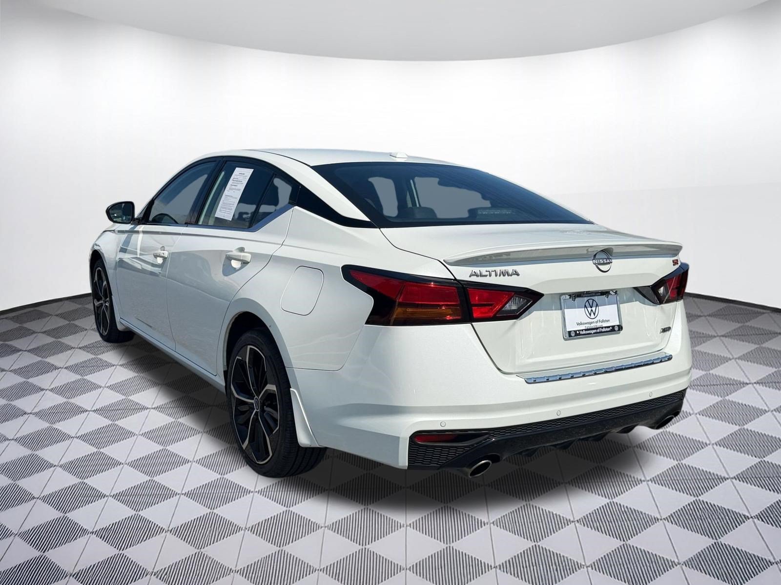 Used 2023 Nissan Altima 2.5 SR w/ SR Premium Package AWD/4WD image 3