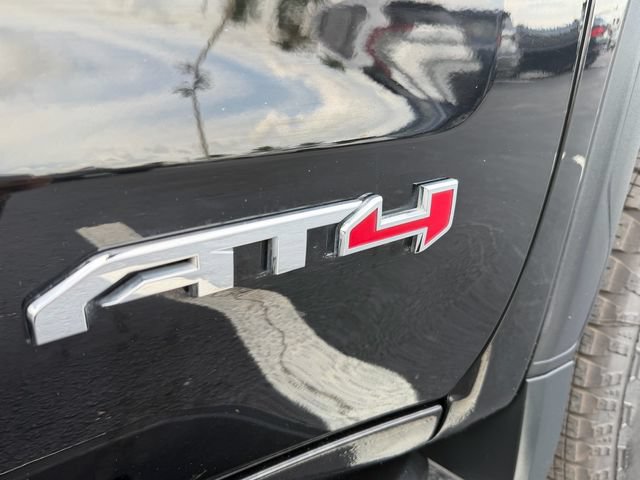 Used 2023 GMC Sierra 1500 AT4 w/ AT4 Preferred Package AWD/4WD image 9
