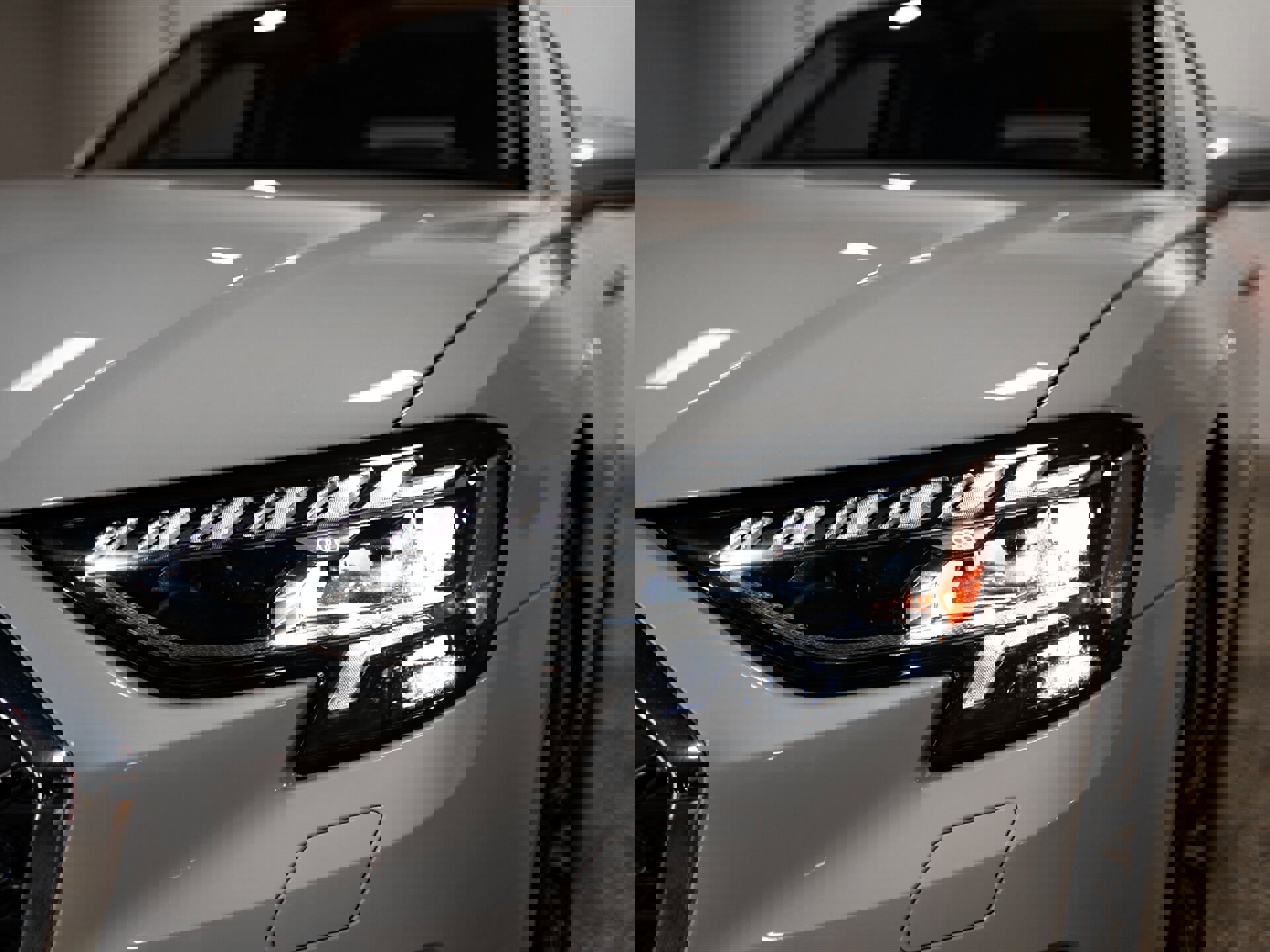 Used 2023 Audi A8 L 3.0T w/ Comfort Plus Package image 18