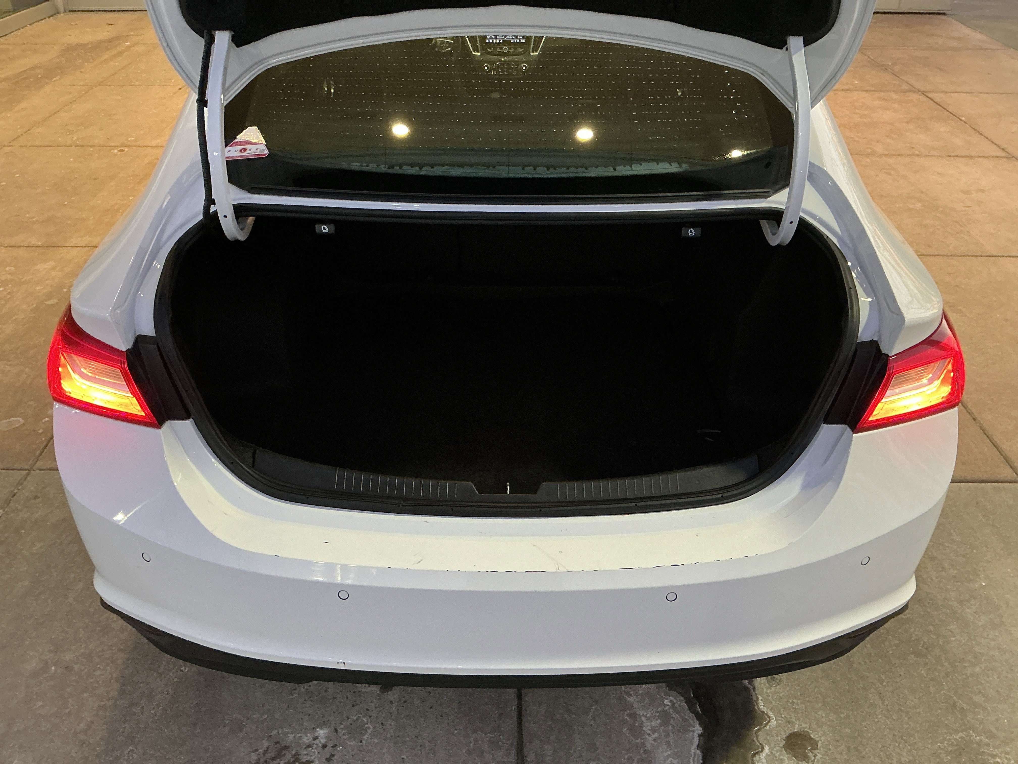 Used 2024 Chevrolet Malibu LT image 24