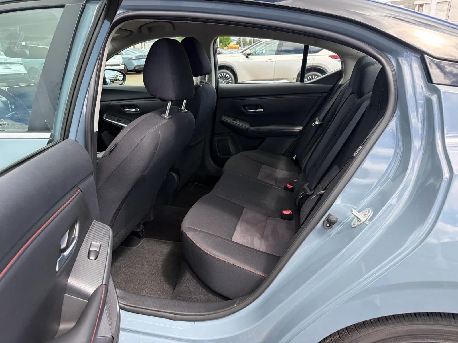 Used 2025 Nissan Sentra SR FWD image 9