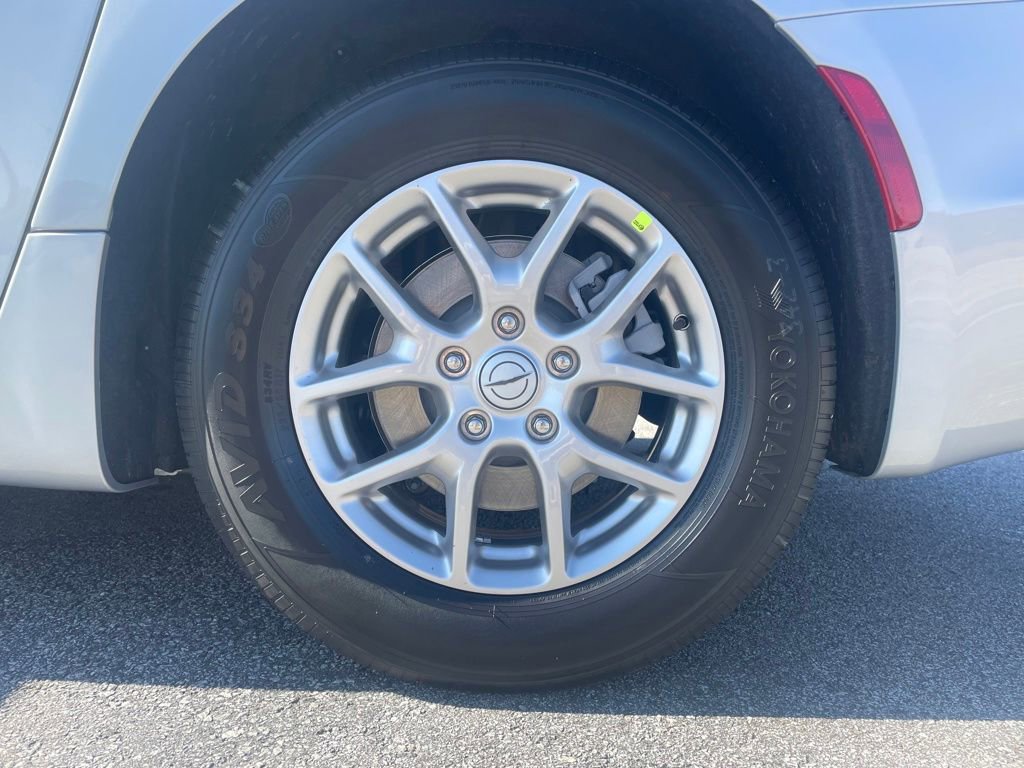 New 2026 Chrysler Pacifica Select image 9