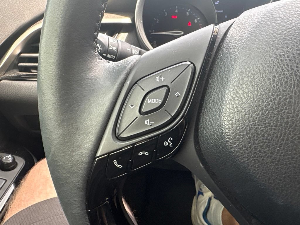 Used 2020 Toyota C-HR Limited FWD image 16