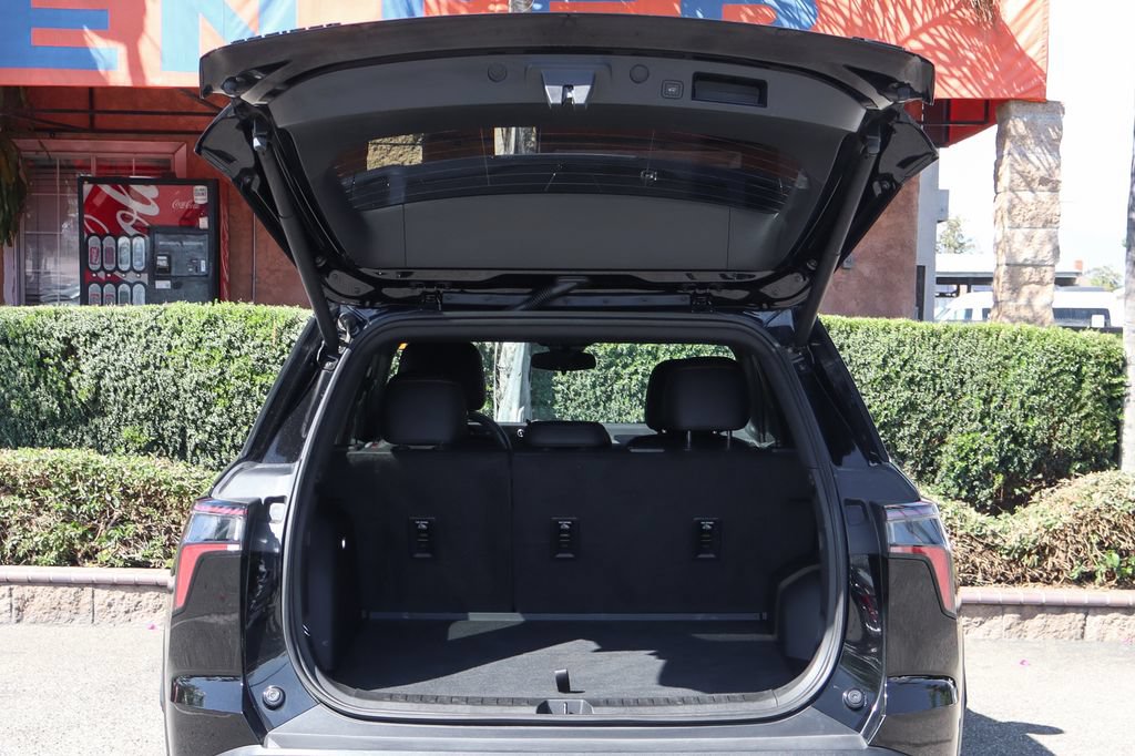 Used 2025 Chevrolet Equinox RS w/ Convenience Package III FWD image 8