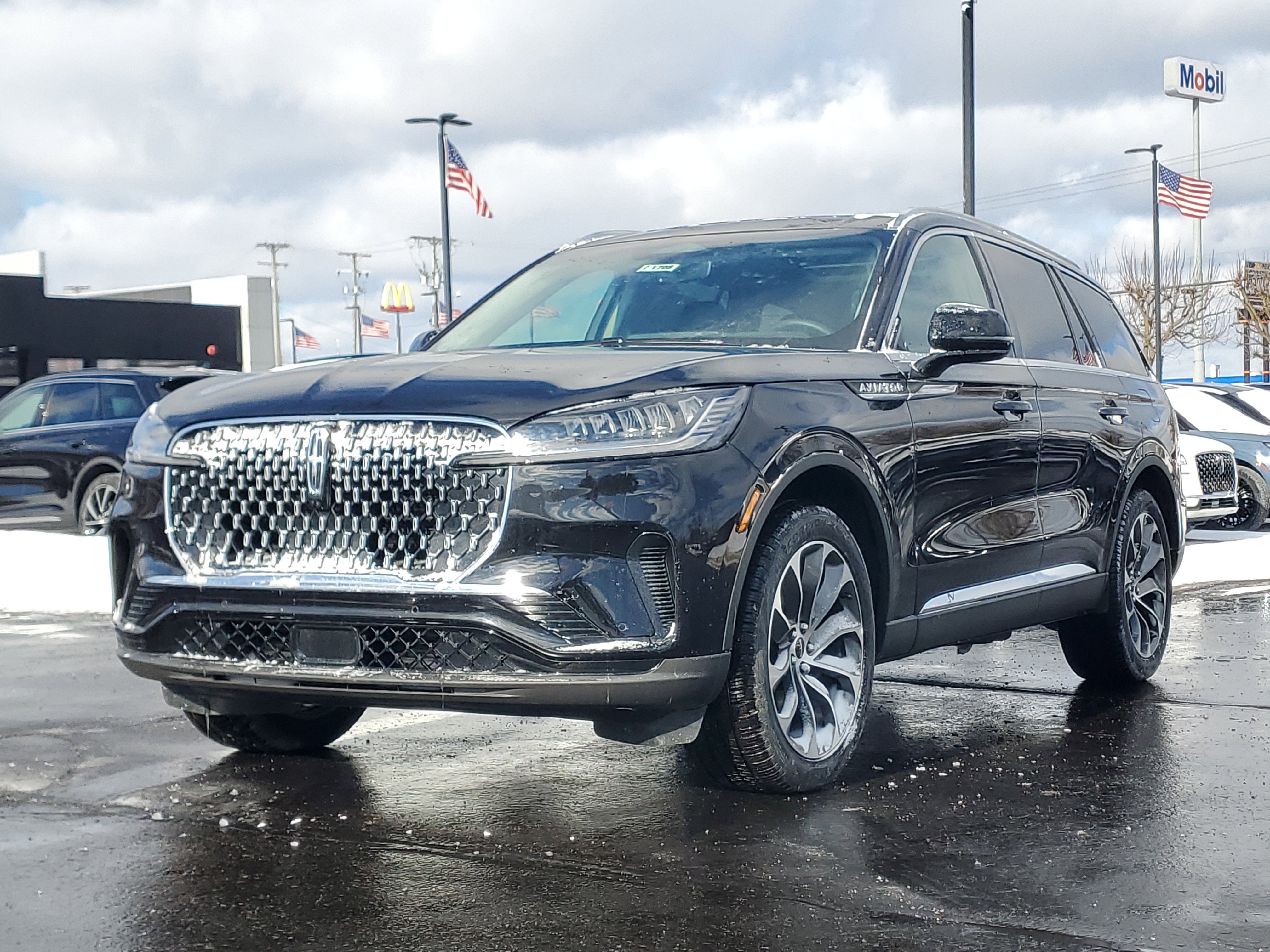 New 2025 Lincoln Aviator Reserve image 2