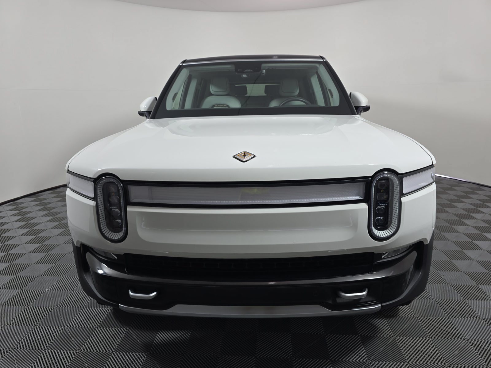 Used 2024 Rivian R1S Adventure Quad AWD/4WD image 8