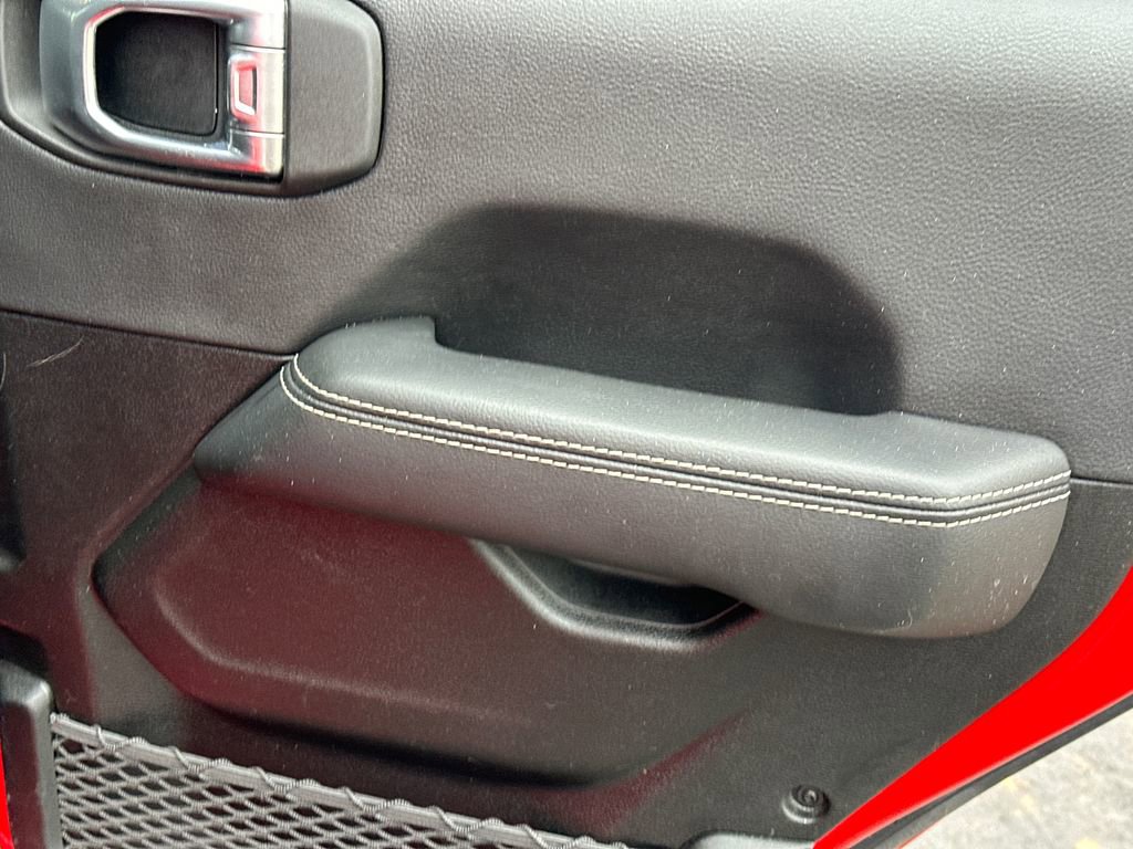 Used 2022 Jeep Wrangler Unlimited Sahara image 16