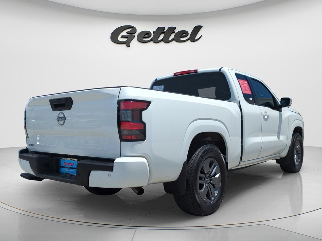 Certified 2025 Nissan Frontier SV RWD image 5