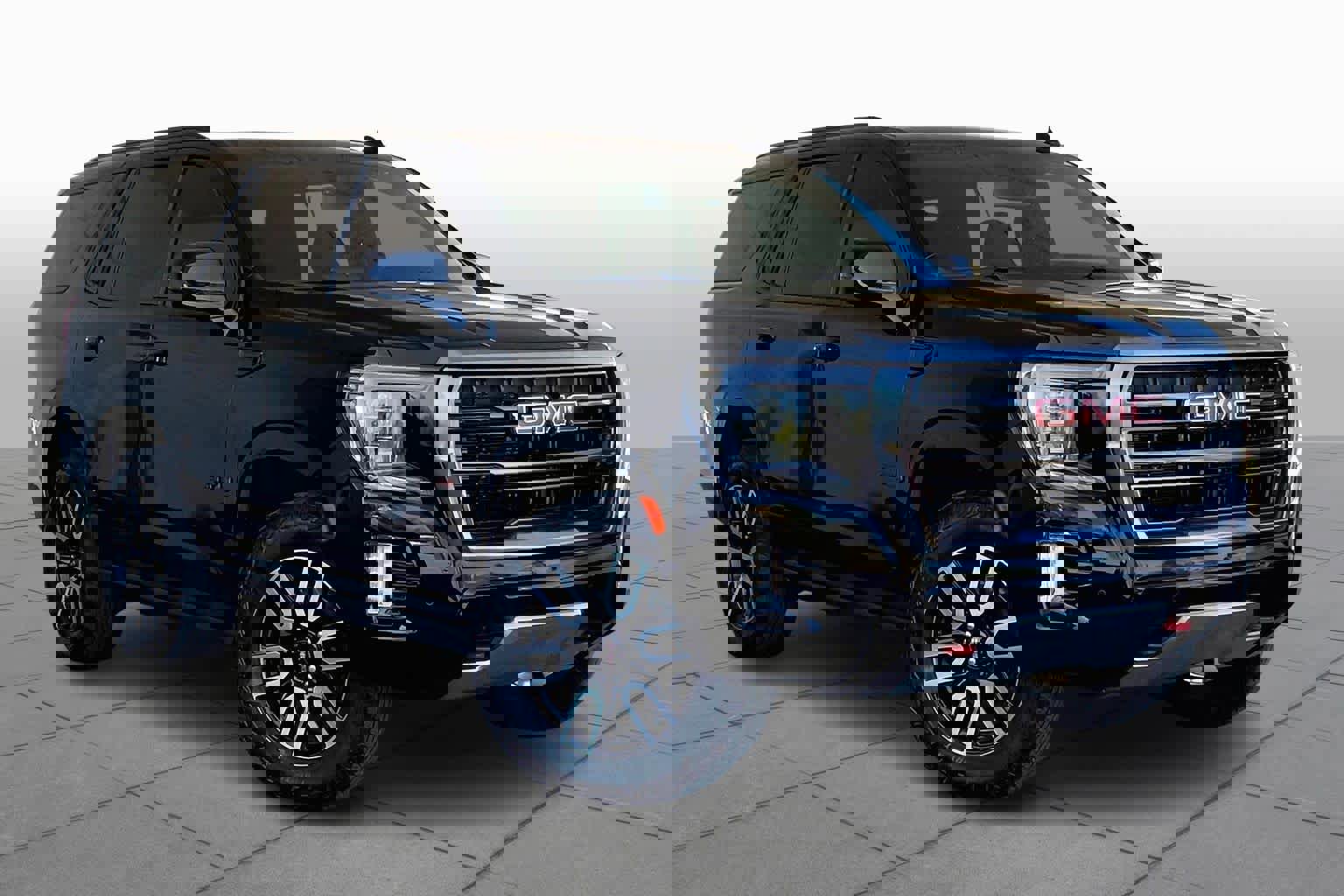 Used 2024 GMC Yukon AT4 w/ AT4 Premium Package image 3