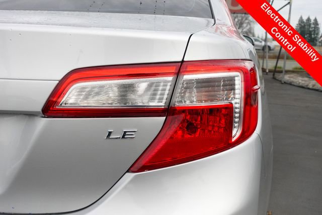 Used 2014 Toyota Camry LE image 8